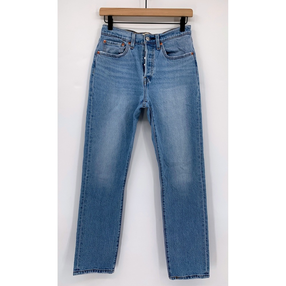 Levis 501 Jeans Women 26 Blue Button Fly Straight Leg Light Wash Denim Pants